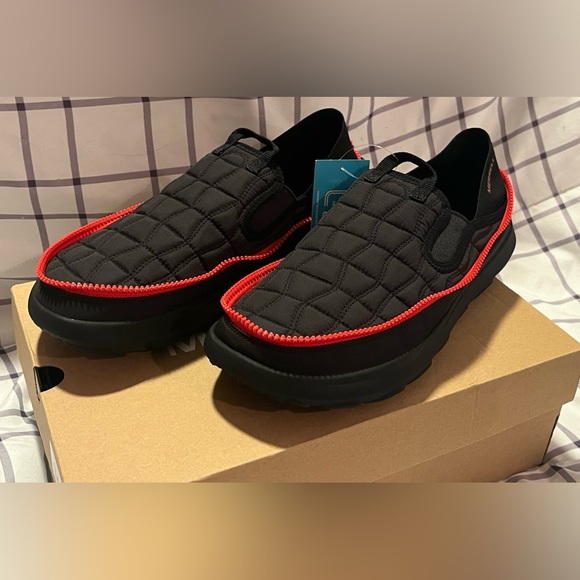 Merrell Men's Black and Red Hut Moc 2 Packable shoes size 12 new in box - Picture 6 of 10